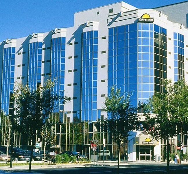 Chrome Centre-ville Hotel