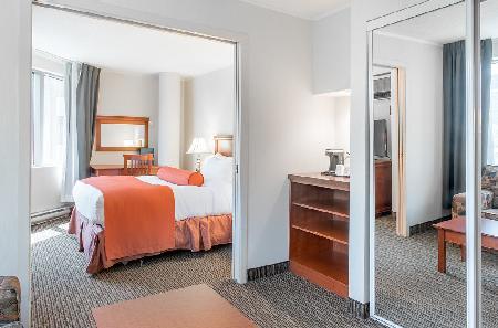 Chrome Centre-ville Hotel 3*